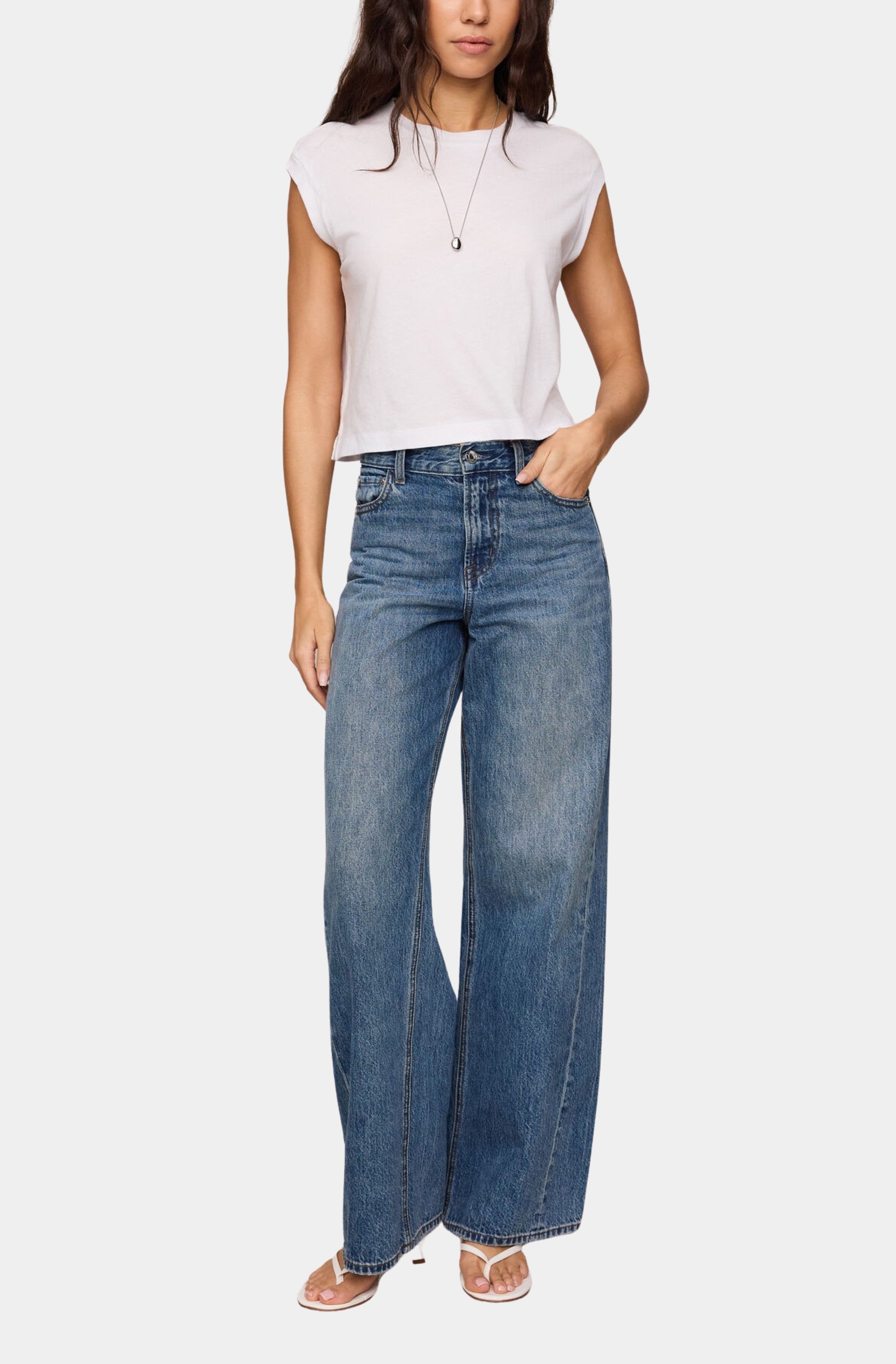 Flex Sleeveless Tee – HEMLINE French Quarter