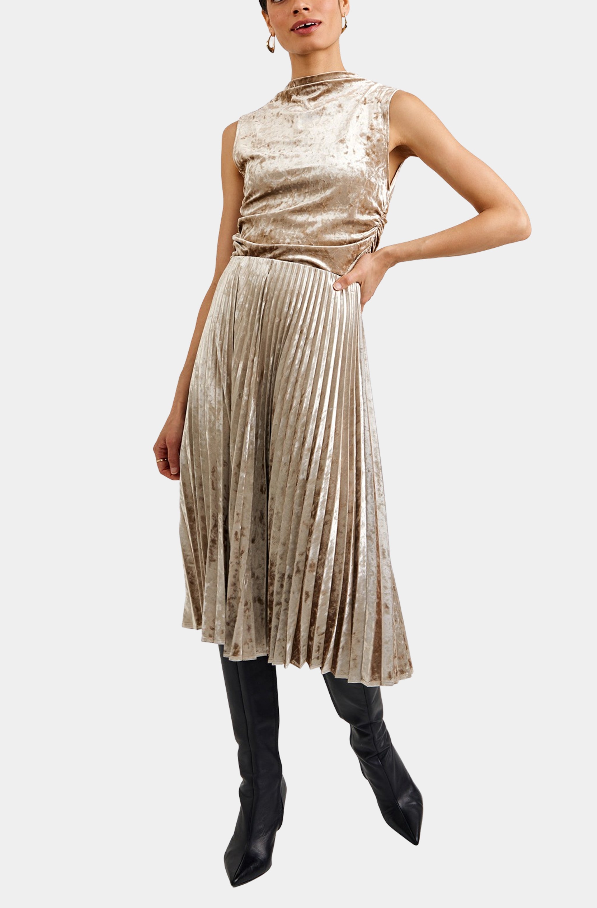 Clean Waist Pleated Skirt