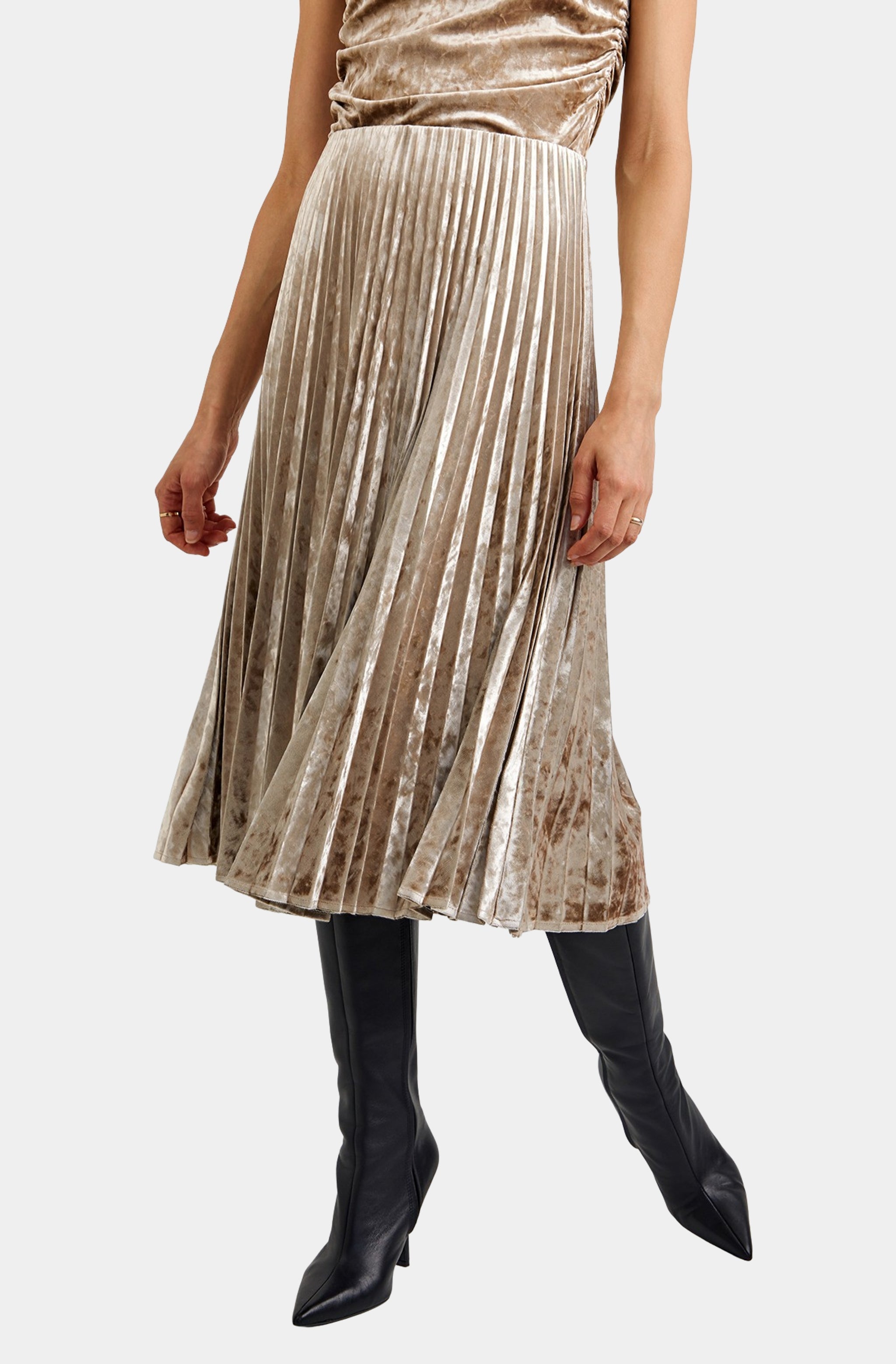 Clean Waist Pleated Skirt