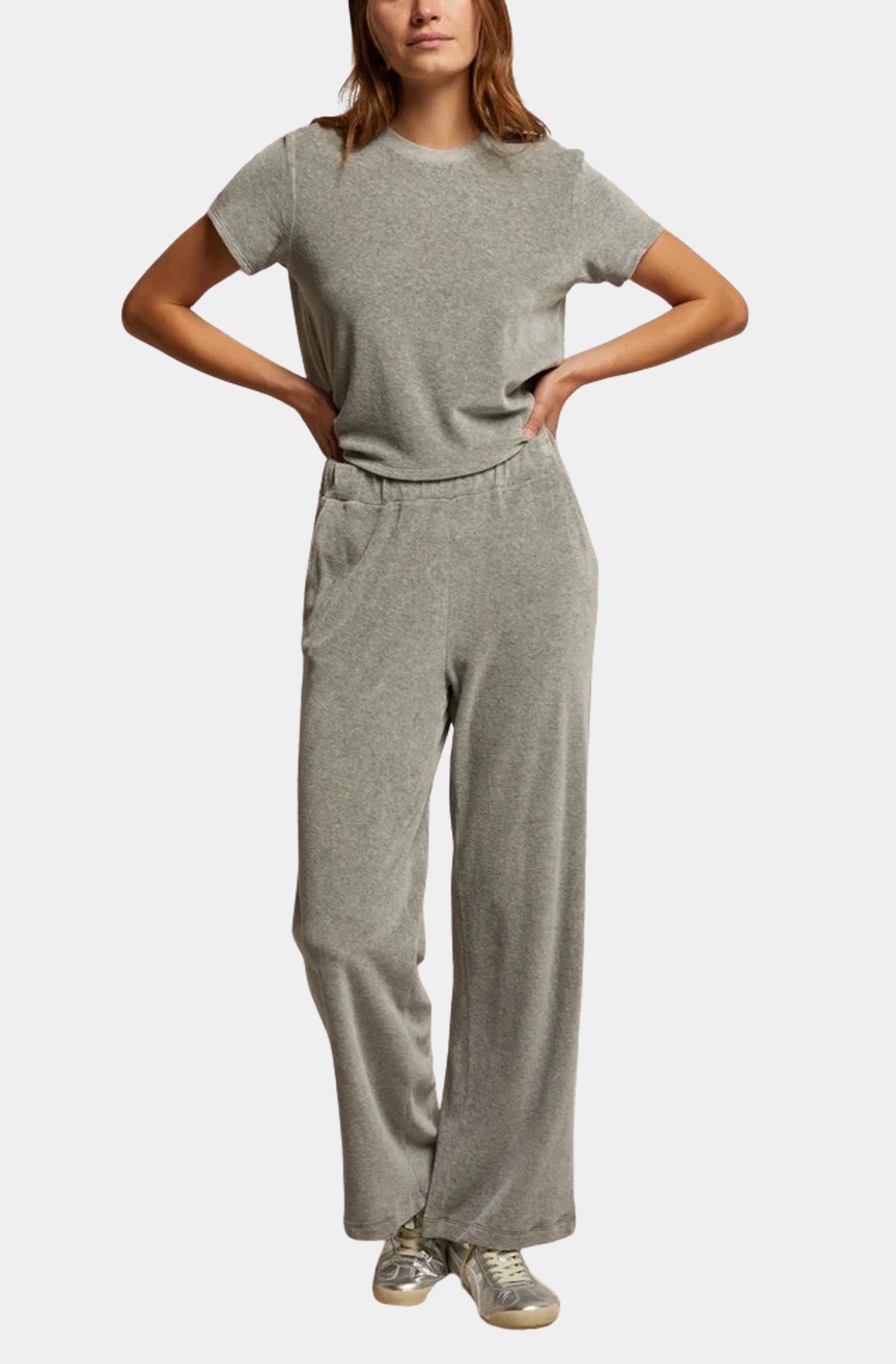 Gray velour wide leg sweat pant with elastic waist