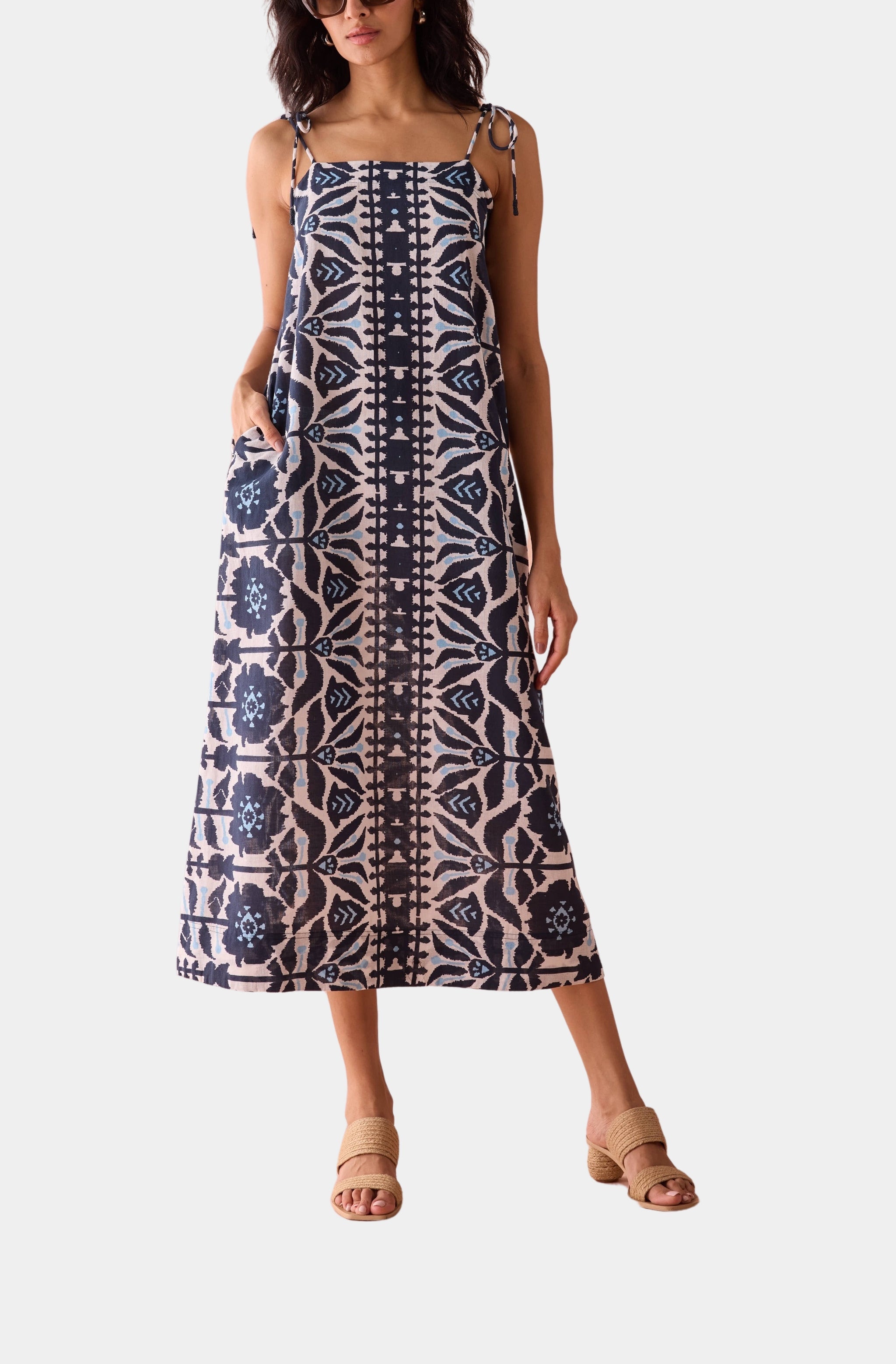 long dress hemline Elegant Sleeveless V Neck Long Dress With Waist Tie For Women For Evening Parties And Formal Events Older Lady Dresses Evening Dress Hemline Asymmetry